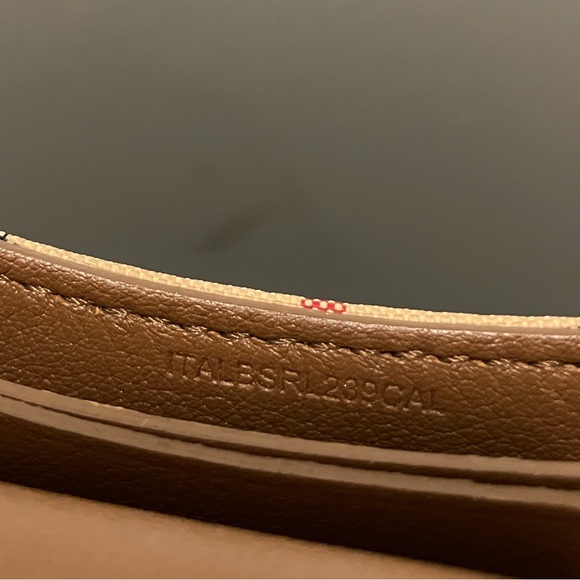 Burberry Flap Card Holder - Picture 7 of 8